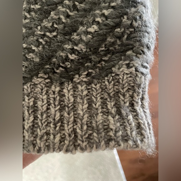 Long Knit Cardigan Sweater (Large) - Picture 6 of 6